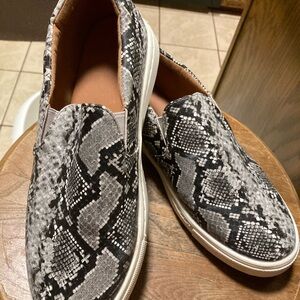 Womens snake skin shoes
